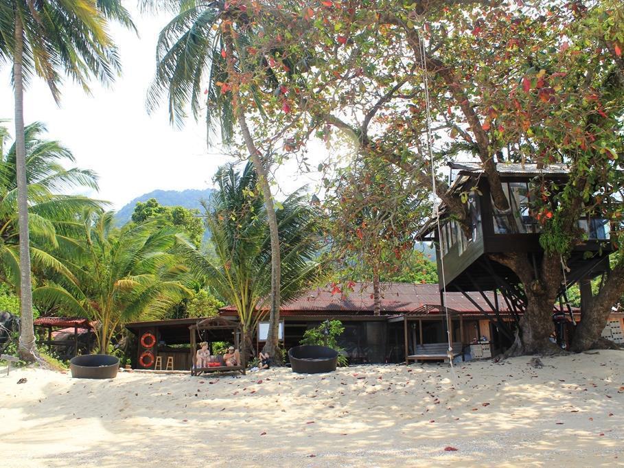 Melina Beach Resort Kampung Genting Exterior foto